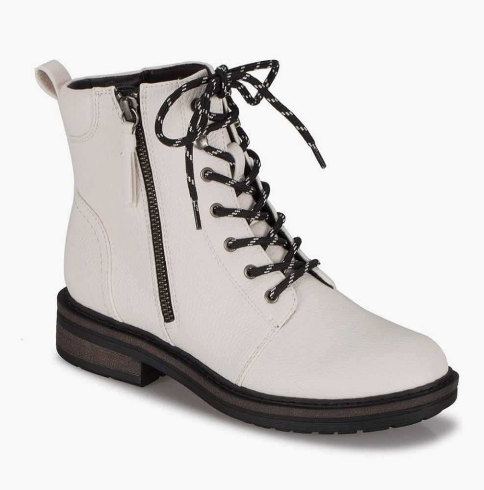 BearTraps AmySue Boots In Cream Size 8.5